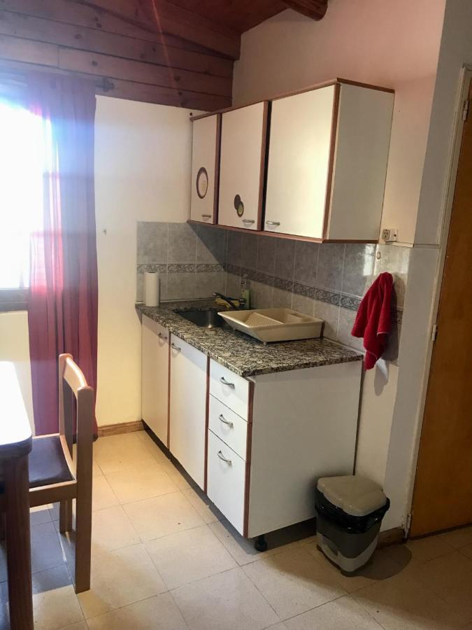Pequena Casa De Troncos, Detras De Casa Principal No Trabajo Con Tarjeta De Credito 푸에르토마드린 외부 사진