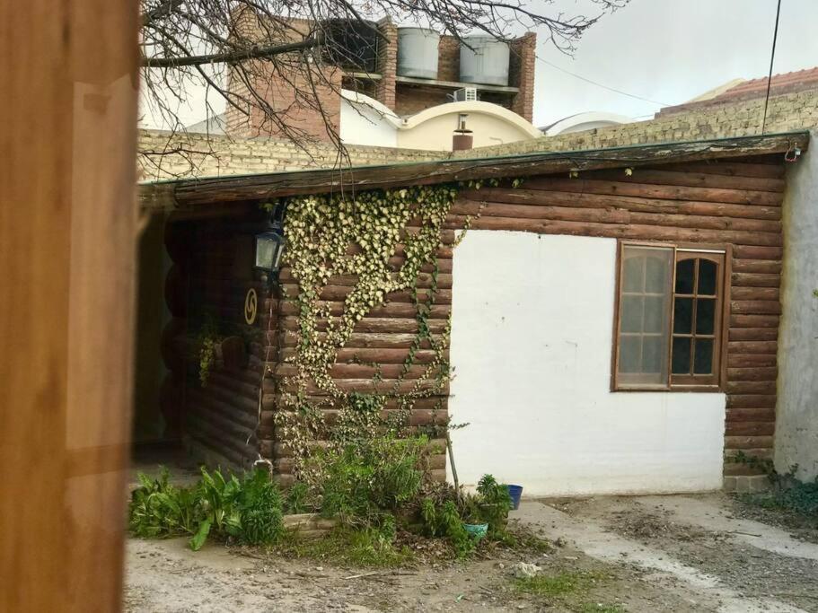 Pequena Casa De Troncos, Detras De Casa Principal No Trabajo Con Tarjeta De Credito 푸에르토마드린 외부 사진