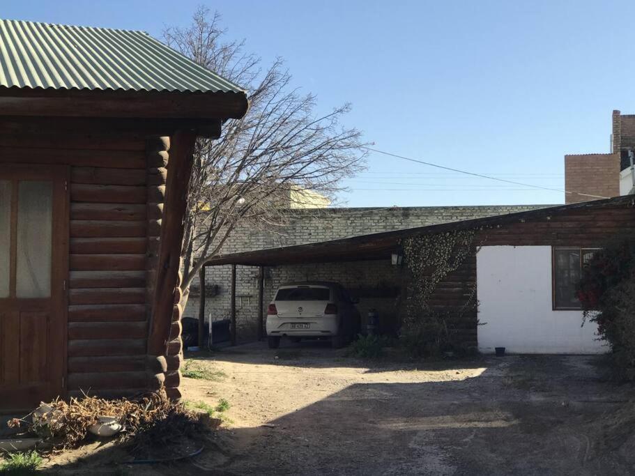 Pequena Casa De Troncos, Detras De Casa Principal No Trabajo Con Tarjeta De Credito 푸에르토마드린 외부 사진