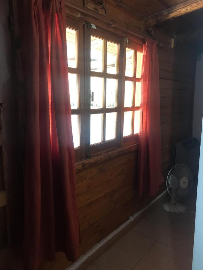 Pequena Casa De Troncos, Detras De Casa Principal No Trabajo Con Tarjeta De Credito 푸에르토마드린 외부 사진