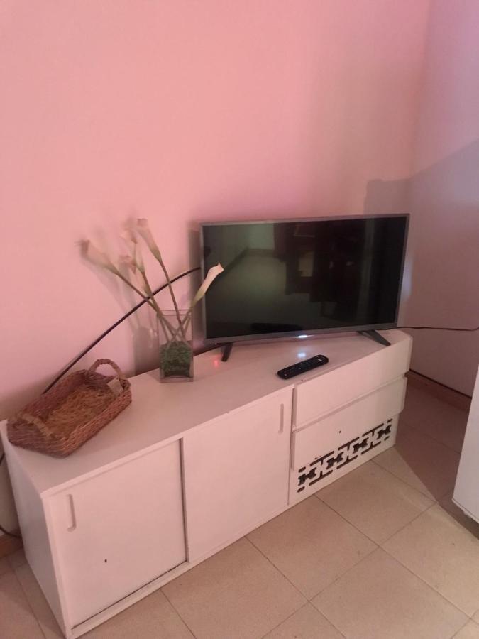 Pequena Casa De Troncos, Detras De Casa Principal No Trabajo Con Tarjeta De Credito 푸에르토마드린 외부 사진