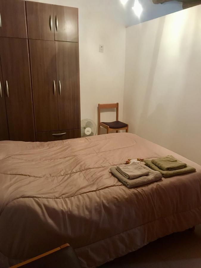 Pequena Casa De Troncos, Detras De Casa Principal No Trabajo Con Tarjeta De Credito 푸에르토마드린 외부 사진